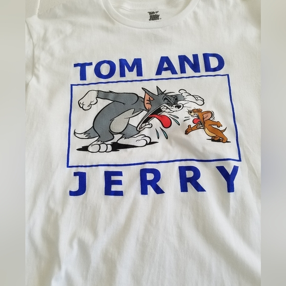 NWOT Tom and Jerry Graphic Tshirt Size Large - Picture 3 of 6